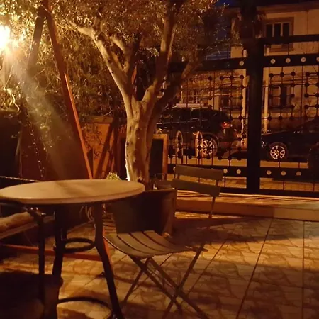 Hostel Andre Τίρανα